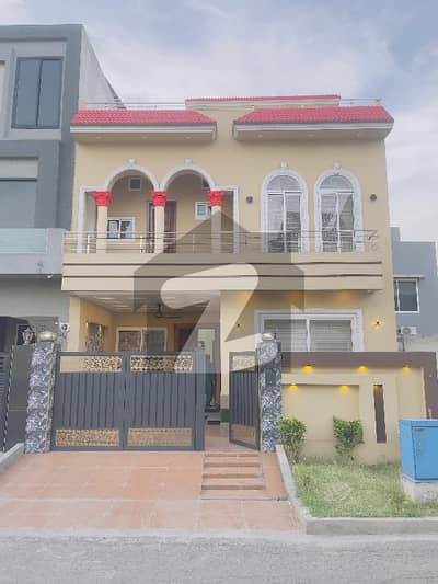 Prime Location House For sale In Rs. 18000000