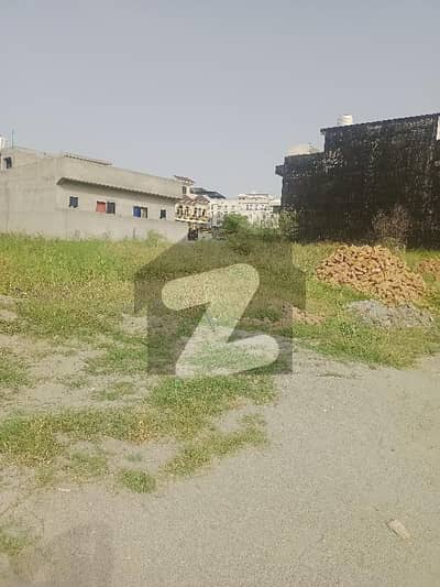 ای ۔ 18 اسلام آباد میں 8 مرلہ رہائشی پلاٹ 56.0 لاکھ میں برائے فروخت۔