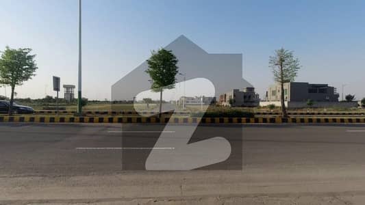 ڈی ایچ اے فیز 7 - بلاک آر فیز 7,ڈیفنس (ڈی ایچ اے),لاہور میں 1 کنال رہائشی پلاٹ 5.25 کروڑ میں برائے فروخت۔