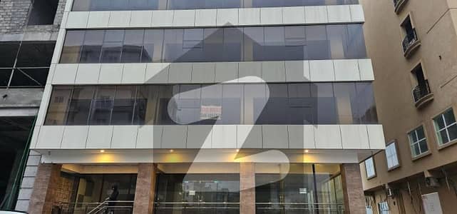 CORPORATE BUILDING | NEAT AND CLEAN | CORNER AND HUGE PARKING