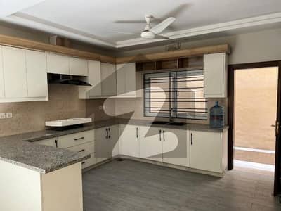 10 Marla Designer'S Double Unit Brand New House For Sale. Demand 5.50 Cr Negotiable