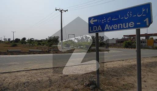 1 Kanal Semi Commercial Corner Plot For Sale in LDA Avenue 1