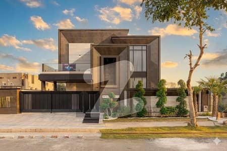 1 Kanal Dream House With Basement For Sale At Super Hot Location Near Raya & Masjid Park Commercial 70ft Road Hot Deal