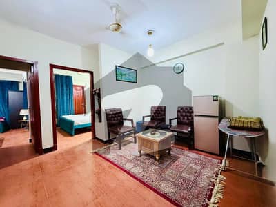 Beautiful 3 Bed Family Apartment With Attached Baths & Modern Amenities