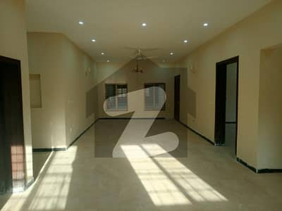 1 Kanal Upper Portion for Rent in E-11 Islamabad | 3 Bedrooms | Servant Quarter | Prime Location