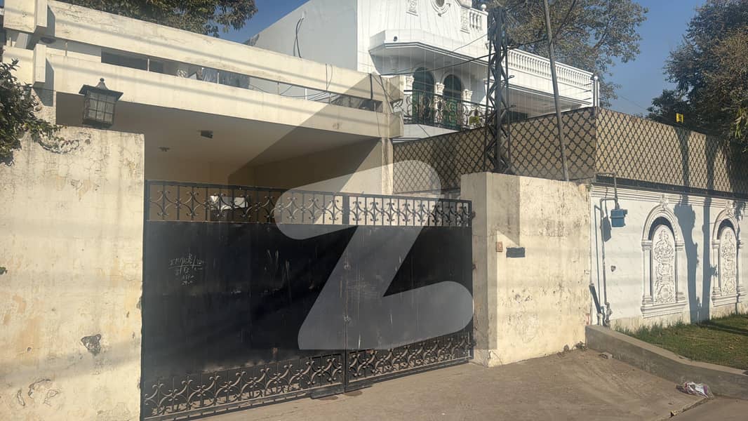 شامی روڈ کینٹ,لاہور میں 4 کمروں کا 8 مرلہ مکان 4.0 کروڑ میں برائے فروخت۔ شامی روڈ کینٹ,لاہور میں 4 کمروں کا 8 مرلہ مکان 4.0 کروڑ میں برائے فروخت۔