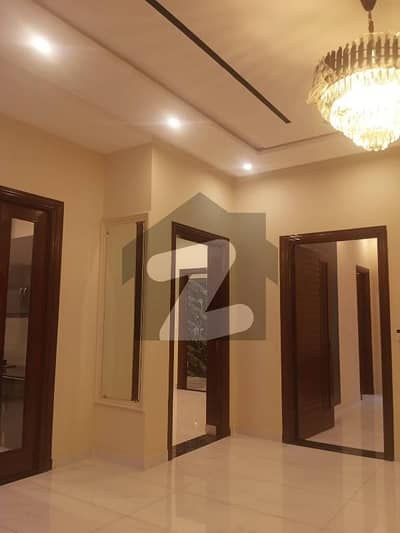 Gulshan-E-Iqbal Block 18 350 sq yard old Bungalow best for investment best chance deal Resonabale Price details Contact