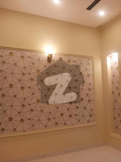 Gulshan-E-Iqbal Block 13 180 Yard Old Bungalow Corner West Open Best For Investment Best Chance Deal Reasonable Price