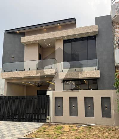 8 MARLA HOUSE FOR SALE IN C BLOCK MULTI-GARDENS B17