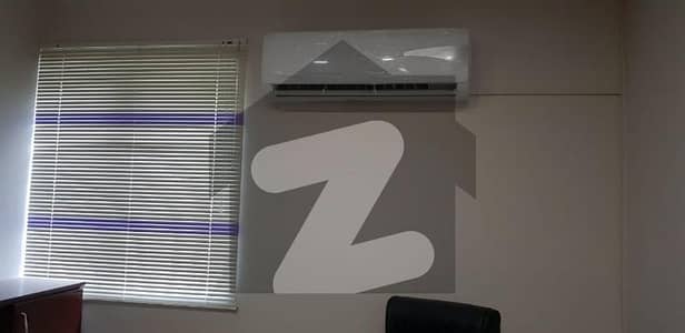 باتھ آئی لینڈ کراچی میں 2 مرلہ دفتر 1.2 کروڑ میں برائے فروخت۔