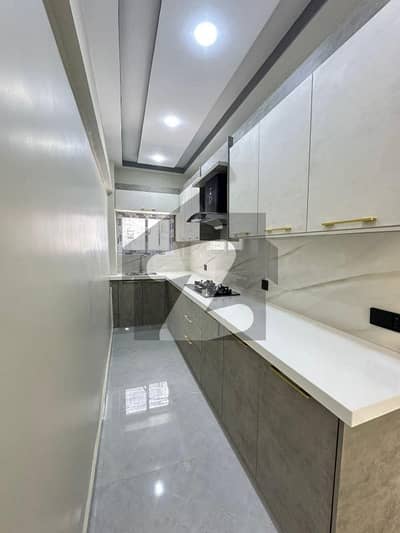 Clifton 2 Bedrooms Apartment Available For Rent