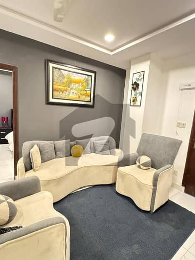 GULBERG GREEN 1 BEDROOM FULLY LUXURY FURNISHED APARTMENTS FOR RENT