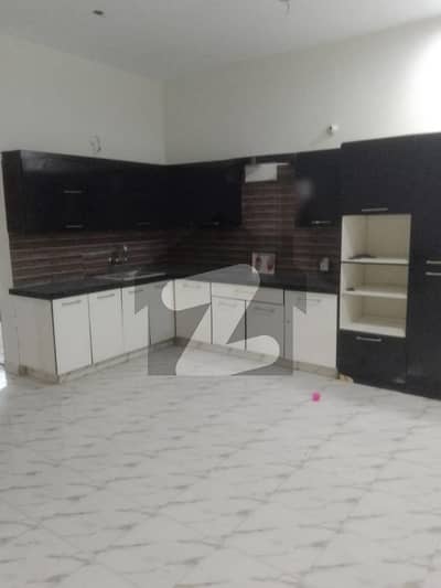 Upper Portion For Grabs In 200 Square Yards Karachi