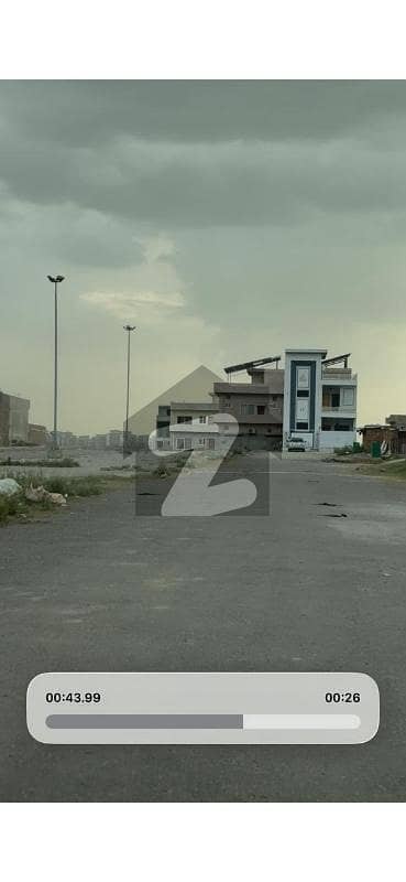 STREET 79 PLOT CORNER TOP LOCATION
