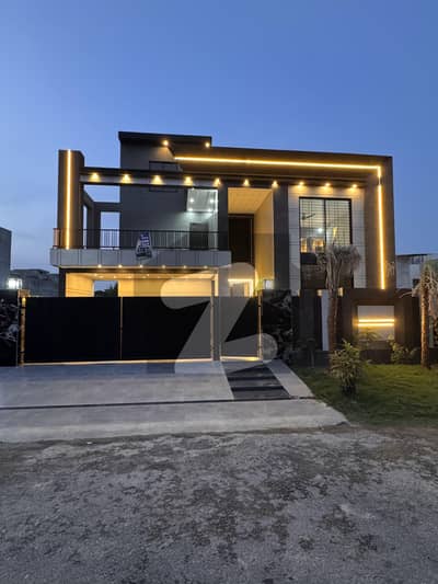 1 KANAL BRAND NEW MODERN HOUSE AVAILABLE FOR SALE IN PRIME LOCATION OF IEP ENGINEERING TOWN