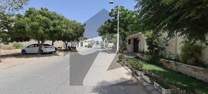 17th Street Off Qasim 2000 Yards Residential 120x150 West Open Zone-A