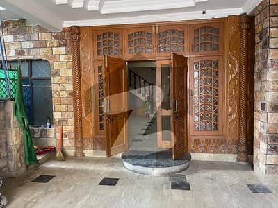 F-7/2 500 Square Yard House Available For Sale