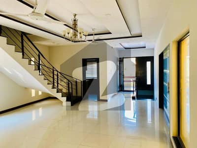 12 Marla Villa 3 Bedrooms Front lawn For Rent in safari villas 3 Bahria Town