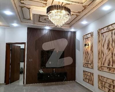 علامہ اقبال ٹاؤن لاہور میں 6 کمروں کا 5 مرلہ مکان 3.75 کروڑ میں برائے فروخت۔ علامہ اقبال ٹاؤن لاہور میں 6 کمروں کا 5 مرلہ مکان 3.75 کروڑ میں برائے فروخت۔