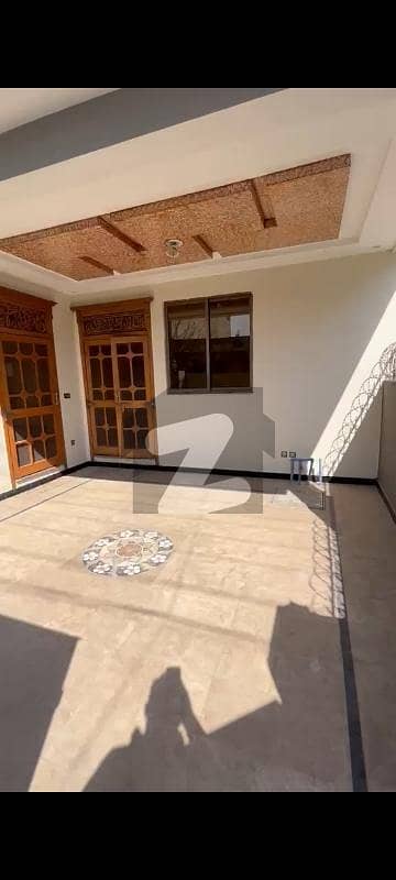سوان گارڈن ۔ بلاک ایچ سوان گارڈن,اسلام آباد میں 4 کمروں کا 10 مرلہ مکان 1.6 لاکھ میں کرایہ پر دستیاب ہے۔