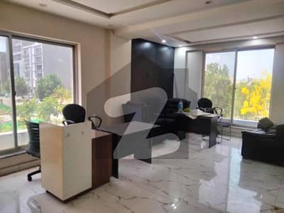 بحریہ ٹاؤن سیکٹر ای بحریہ ٹاؤن,لاہور میں 6 مرلہ Studio دفتر 55.0 ہزار میں کرایہ پر دستیاب ہے۔