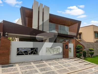3 KANAL owner build house for sale in Valencia Town Lahore near to park & Majid original pictures 3 KANAL owner build house for sale in Valencia Town Lahore near to park & Majid original pictures