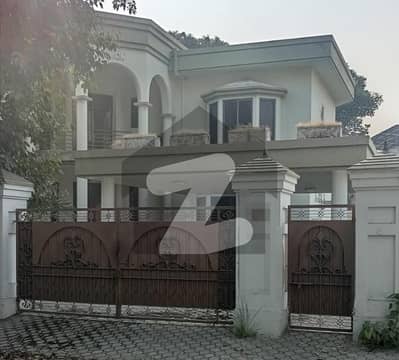 2 Kanal House Available In Gulberg 2 For Rent