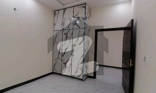 3 Marla Flat For Rent In Gulberg