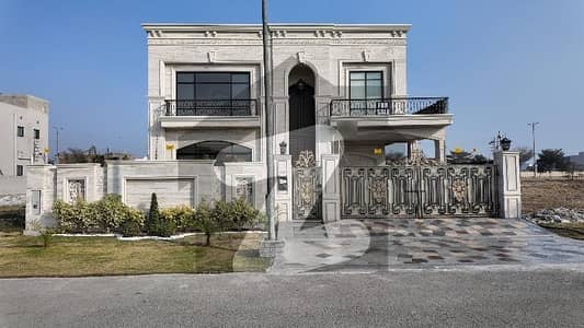 Well-Constructed House Available For Sale In DHA Phase 7 - Block Z1 Well-Constructed House Available For Sale In DHA Phase 7 - Block Z1