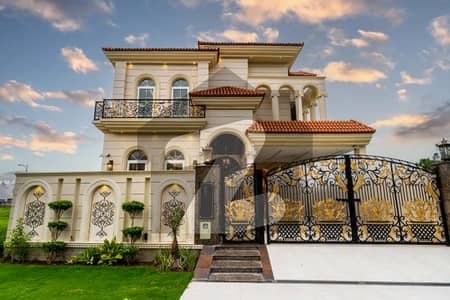 8 MARLA ELEGANT AND FULLY MAINTAINED SUPER HOT LOCATED BUNGALOW IS AVAILABLE IN THE BEST BLOCK OF DHA LAHORE.