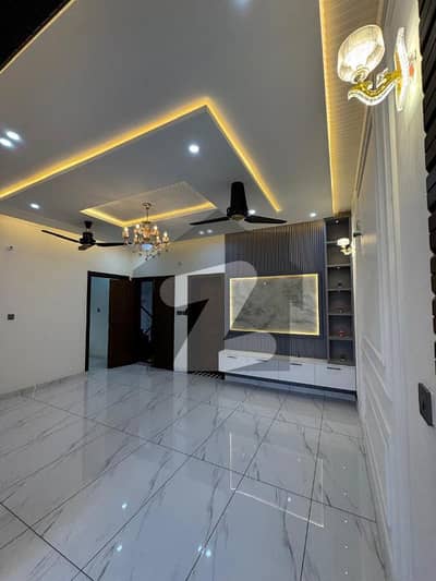 M BLOCK, 10 MARLA BRAND NEW LUXURY HOUSE FOR SALE