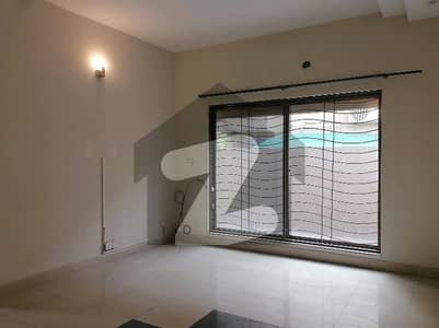 House Sized 10 Marla Is Available For sale In Askari 11