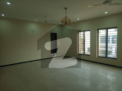 HOUSE FOR RENT SECTOR E 11 2 SIZE ONE KANAL