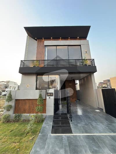 5 MARLA ULTRA MODERN HOUSE FOR SALE IN DHA PHASE 9.