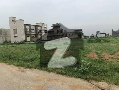 Park Face Plot For Sale in Gulshan-E-Benazir