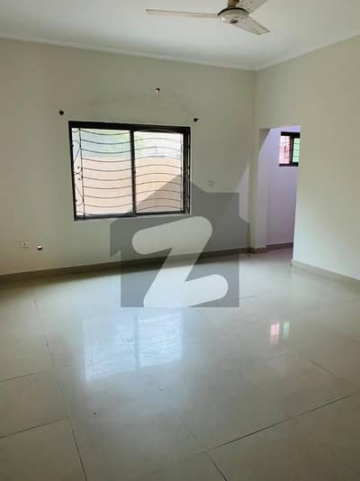 1 Kanal Upper Portion 3 Bed With 4 Washroom DD TVL Locked Iqbal Town Rachna Block Near Moon Market And Kareem Market Easy Approach
