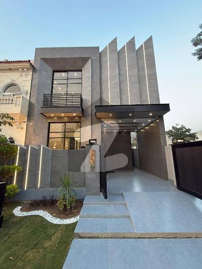 5 MARLA ULTRA MODERN HOUSE FOR SALE IN DHA PHASE 9.