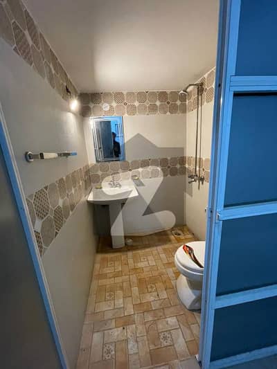 5 MARLA FACING PARK UPPER PORTION AVAILABLE FOR RENT