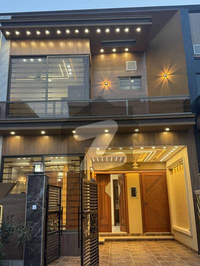 Beautiful House For Sale In Central Park Housing Society Lahore