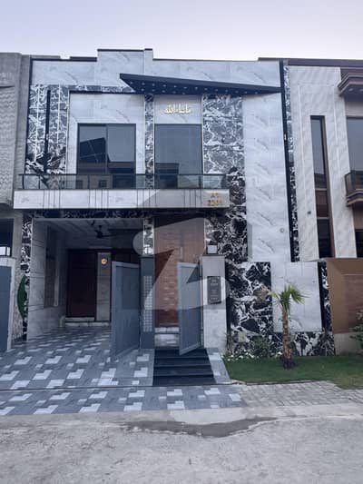 Beautiful House For Sale In Central Park Housing Society Lahore