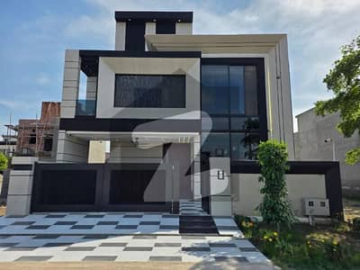 Modern 10 Marla House For Sale in Park View City, Lahore Modern 10 Marla House For Sale in Park View City, Lahore