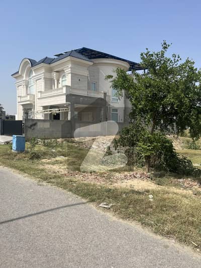 INVESTOR RATE 1 KANAL PLOT AT VERY GOOD LOCATION FOR SALE