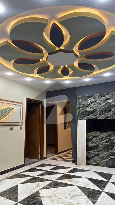 Prime Location 1000 Square Feet Flat In Scheme 33 For sale At Good Location