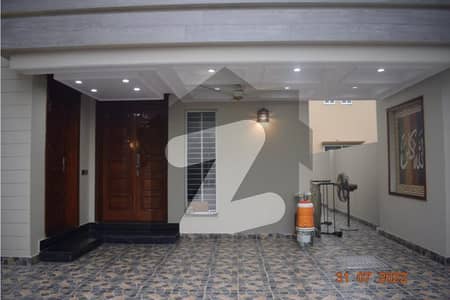 10 Marla Upper portion for Rent in Bahria Town Lahore