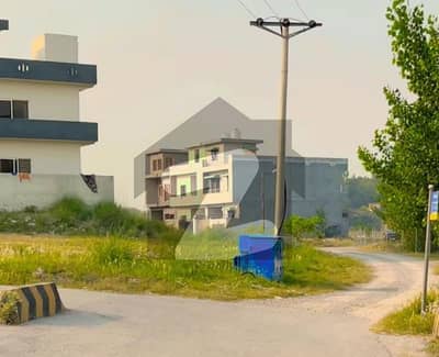 3 Side Odd Corner 6 Marla Plot In University Town Islamabad | Investor Price | RDA Approved