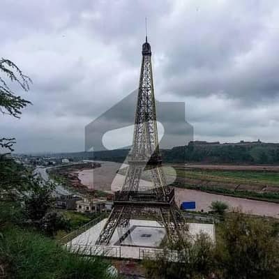 8 Marla Commercial Plot In E-Block | Bahria Town | Demand 4.5 Crore