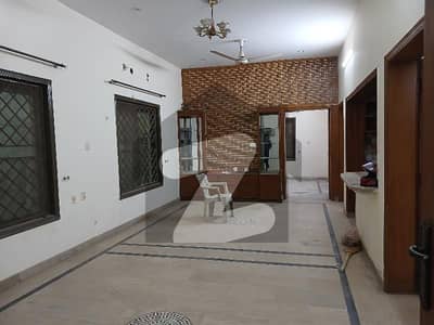 12 Marla Upper Portion Education Town Near Wahdat Road Mcdonald Mustafa Town