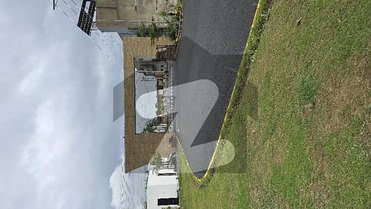 7 marla plot on Main Boulevard