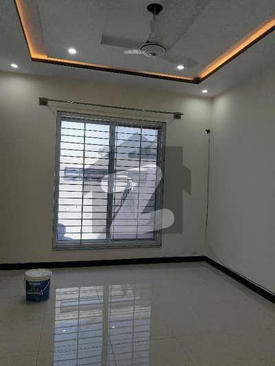 8 mrla full house for rent near to the merkaz masjid and park