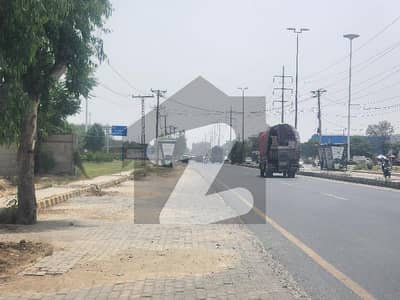 رائیونڈ روڈ لاہور میں 16 کنال رہائشی پلاٹ 48.0 کروڑ میں برائے فروخت۔